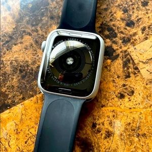 Apple Watch 44mm Series 4.
